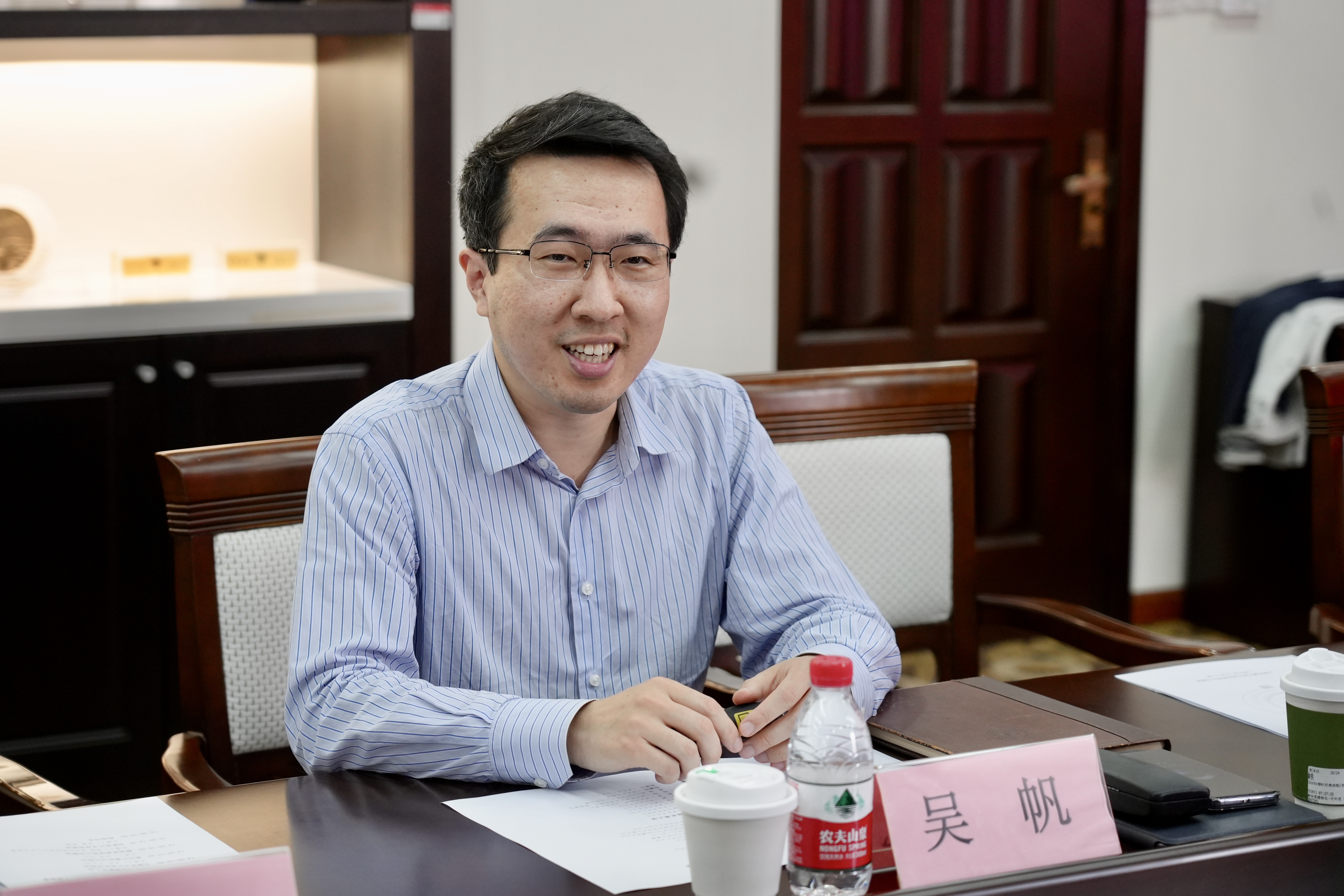 图2上海交大计算机系系主任吴帆.jpg